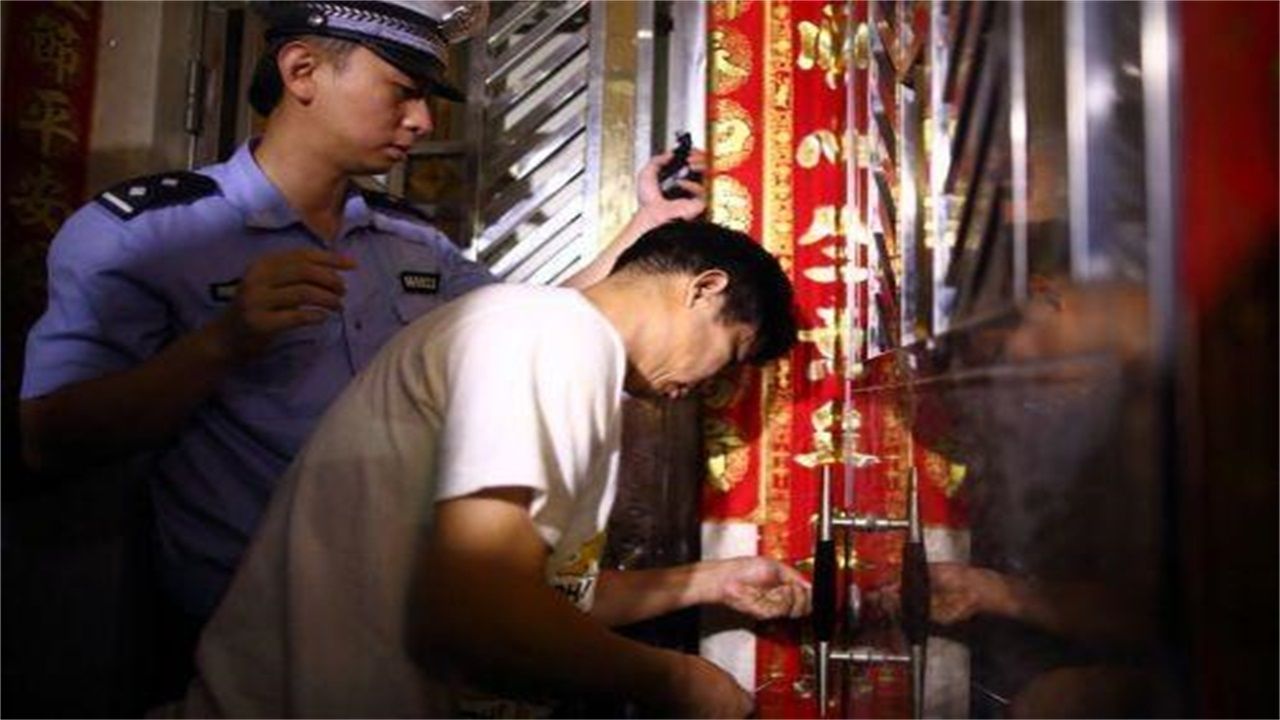 葫芦岛请开锁师傅开了锁后，师傅为什么一般都不进门，就算主人请也不进去？